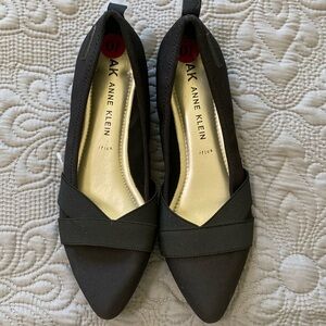 Anne Klein, black pointy flats, size 10 *NEW*